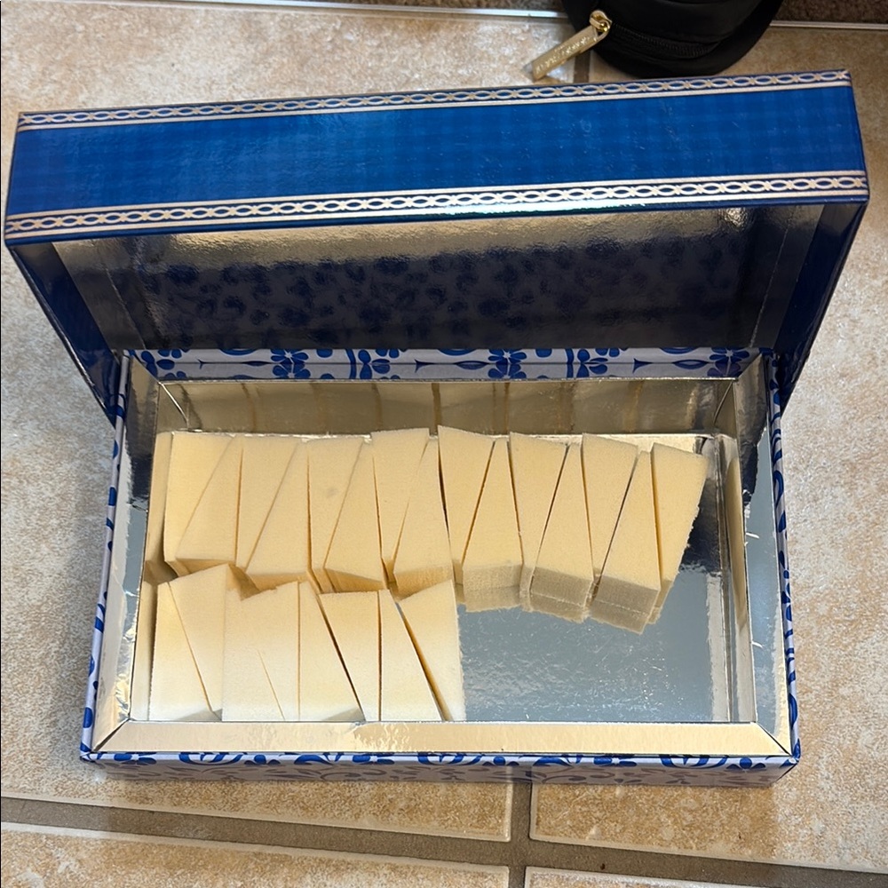 Foam Wedges Set in Decorative Box